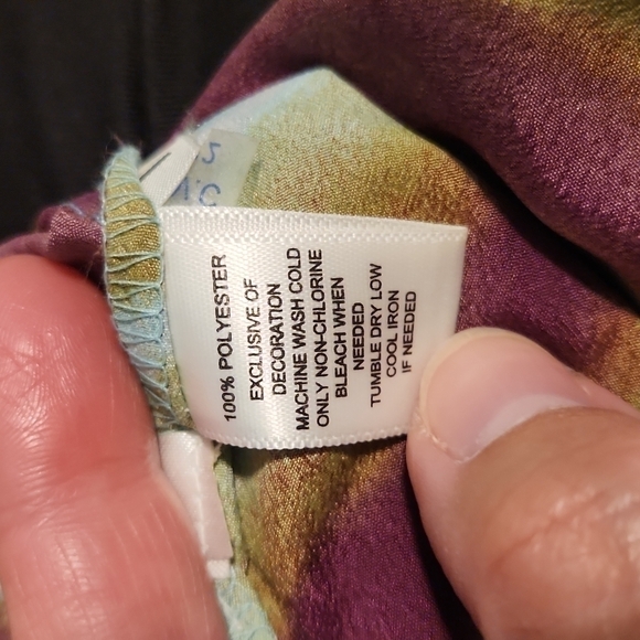 Loft Women's V-neck Sleeveless Green, Brown Elastic Waist Dress size 2P - Picture 8 of 8